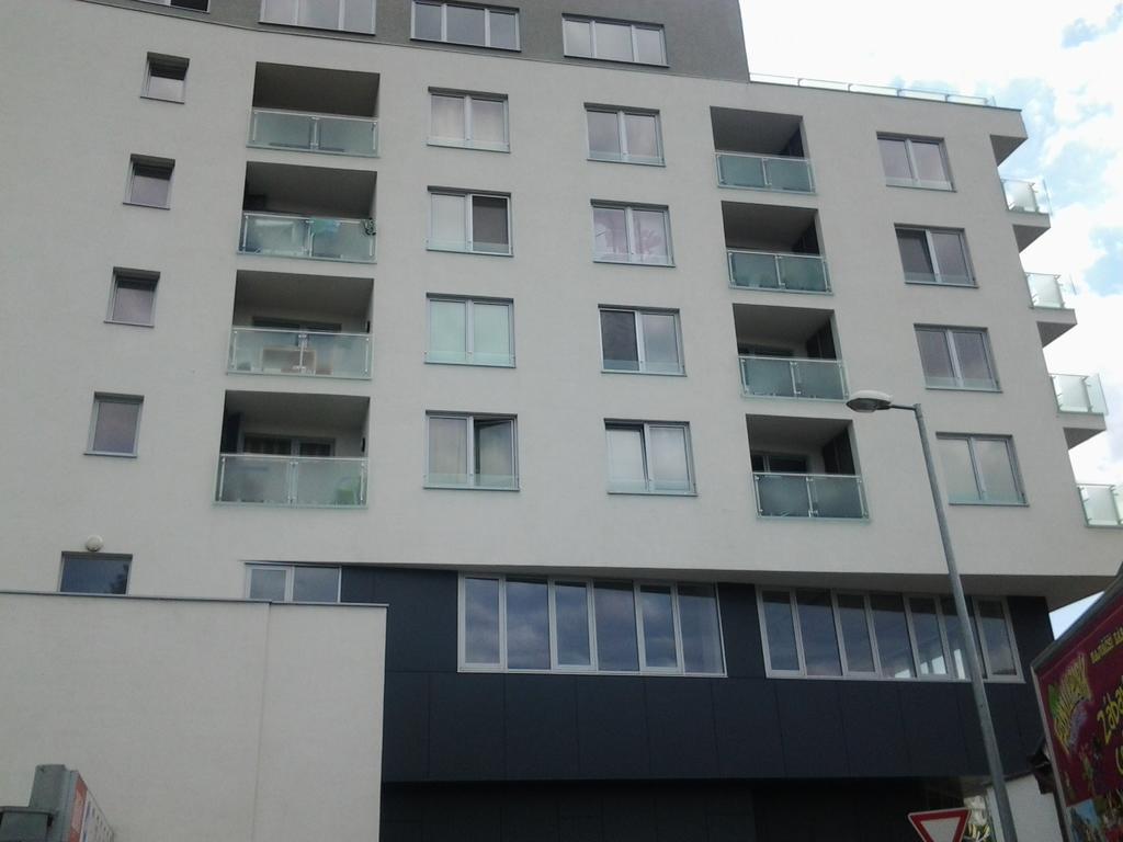 Apartman Halex Centrum City Aupark П'єштяни Екстер'єр фото